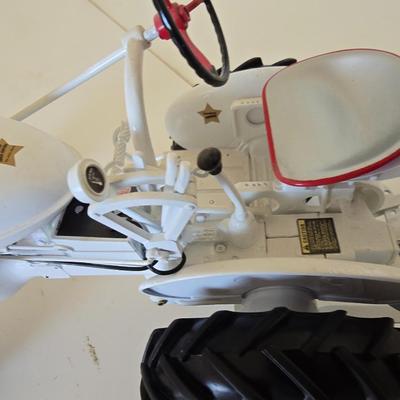 Farmall McCormick Model Tractor – White/Red Collectible Die-Cast