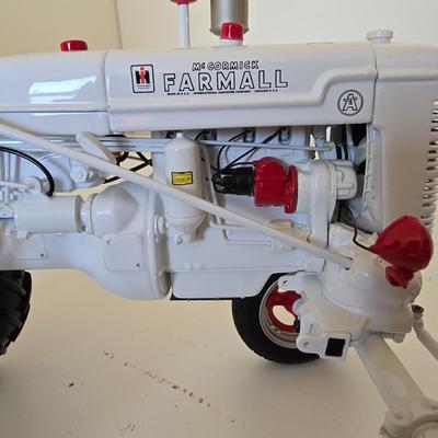 Farmall McCormick Model Tractor – White/Red Collectible Die-Cast