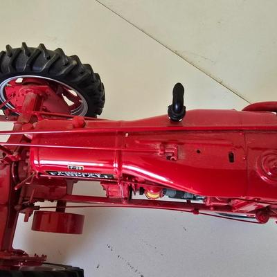 McCormick Farmall Tractor – Red Die-Cast Model