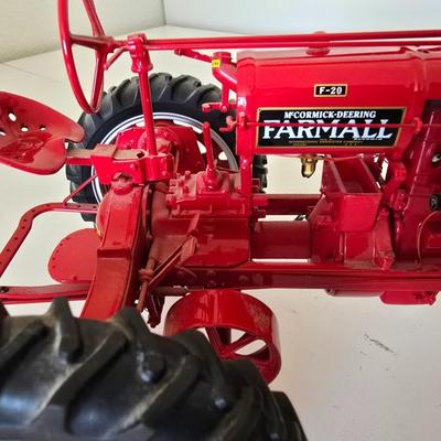 McCormick Farmall Tractor – Red Die-Cast Model