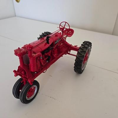 McCormick Farmall Tractor – Red Die-Cast Model