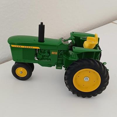 John Deere 3010 Die-Cast Tractor – Beckman Endowment Collector's Edition