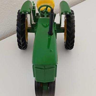 John Deere 3010 Die-Cast Tractor – Beckman Endowment Collector's Edition