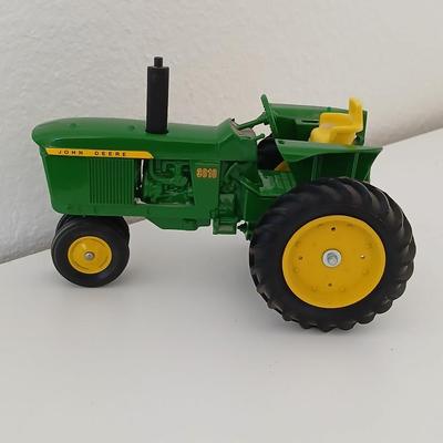 John Deere 3010 Die-Cast Tractor – Beckman Endowment Collector's Edition