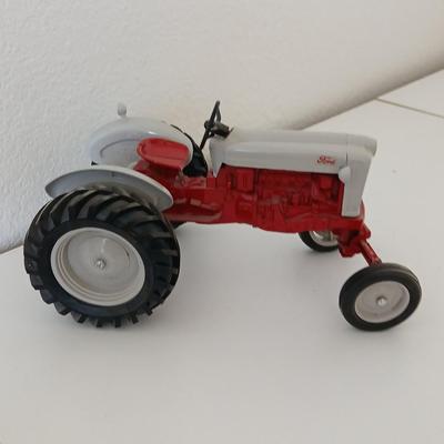 Vintage Ford Tractor Die-Cast Model – Red & Gray