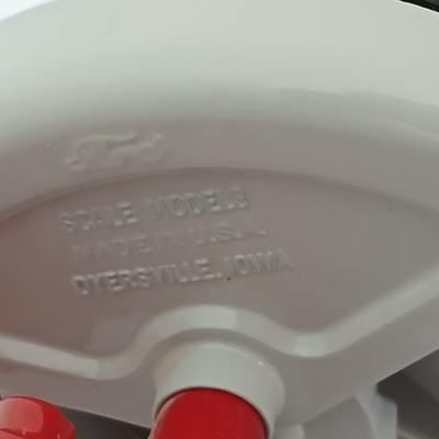 Vintage Ford Tractor Die-Cast Model – Red & Gray