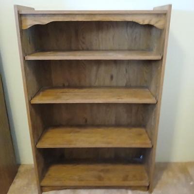 Bookshelf with 4 Adjustable Shelves – Classic Design