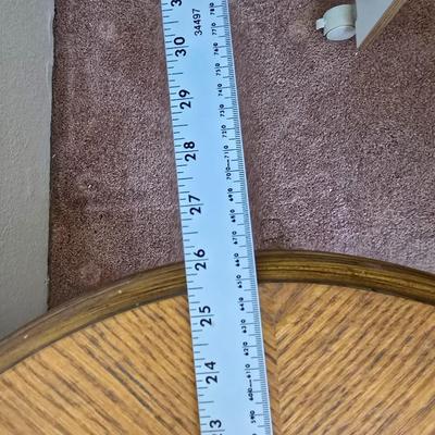 Queen Anne-Style Round Side Table with Cabriole Legs (1 of 2)