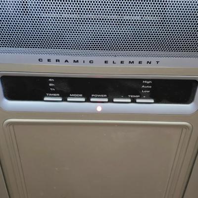 Nice Lasko Ceramic Element Space Heater Full Room Heat w/ Timer & Digital Controls