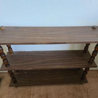 Vintage 3-Tier Turned Wood Shelf – Classic & Sturdy