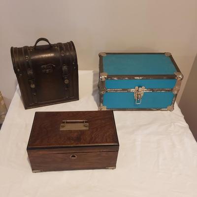 Three Unique Storage Boxes (L-KD)