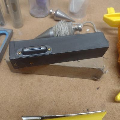 Carpenter's Leveling Accessory Tools