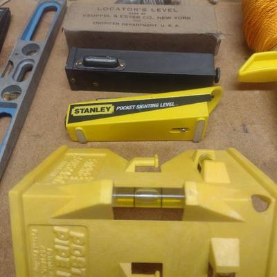 Carpenter's Leveling Accessory Tools