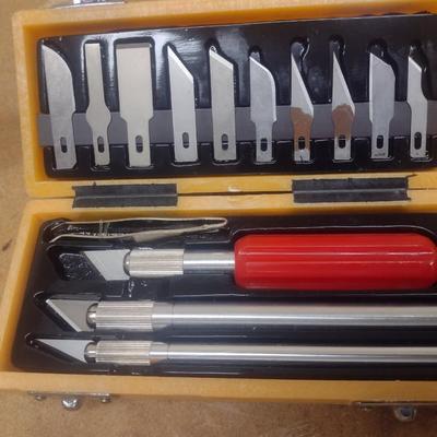 Double Clip Helping Hands and Exacto Knife Set