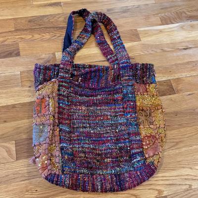 Six Bohemian Shoulder Bags and Duffels (LR-DZ)