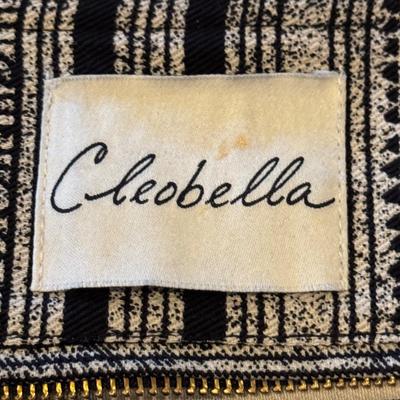 Six Bohemian Shoulder Bags and Duffels (LR-DZ)