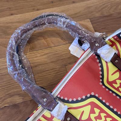 Six Bohemian Shoulder Bags and Duffels (LR-DZ)