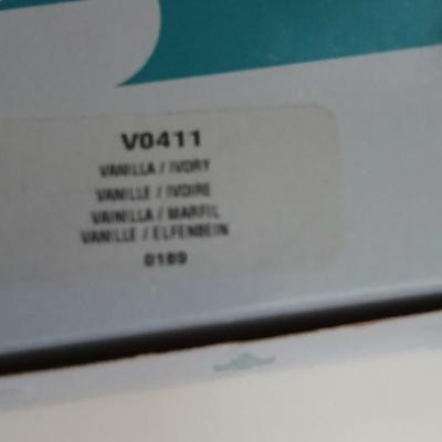 Party Lite Golden Swirl Glass Collection – 4-Piece Set with candles