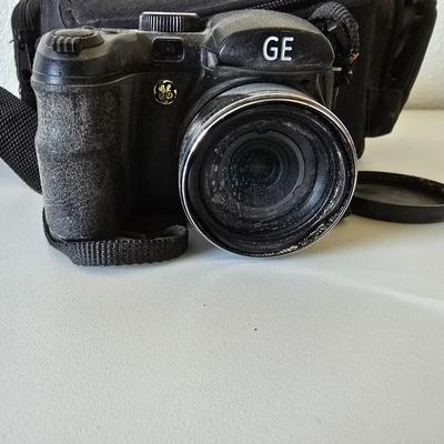 GE X500 Digital Camera – 16MP, 15x Zoom w/ Image Stabilization comes with camera bag