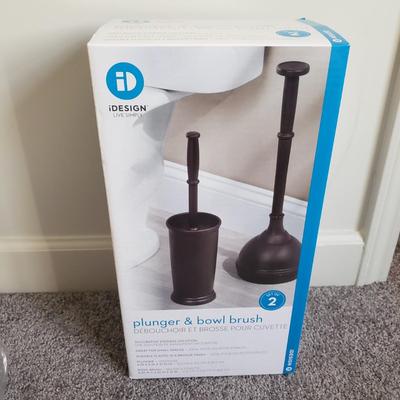 Bath Accessories-NIB Moen Shower Head, Squatty Potty and More! (PB-KD)