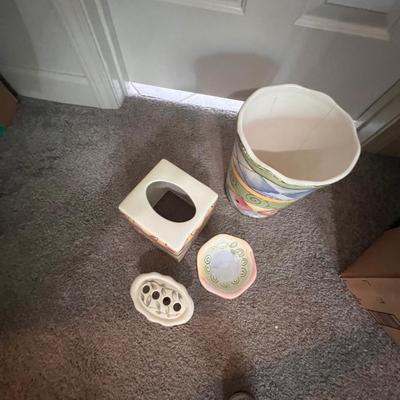 Bath Accessories-NIB Moen Shower Head, Squatty Potty and More! (PB-KD)