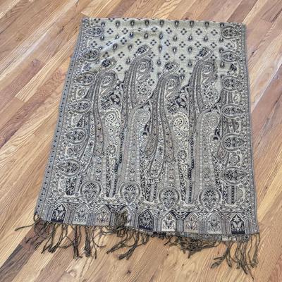 Nine West, Paparazzi, Collection Eighteen, and Other Scarves (GB2)
