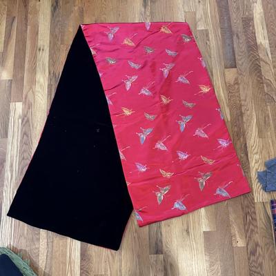 Nine West, Paparazzi, Collection Eighteen, and Other Scarves (GB2)
