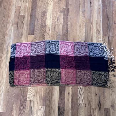 Nine West, Paparazzi, Collection Eighteen, and Other Scarves (GB2)