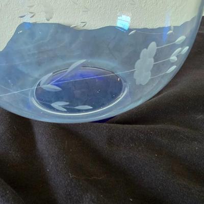 Princess house bowl with 4 smaller serving bowls - Heritage Collection etched design