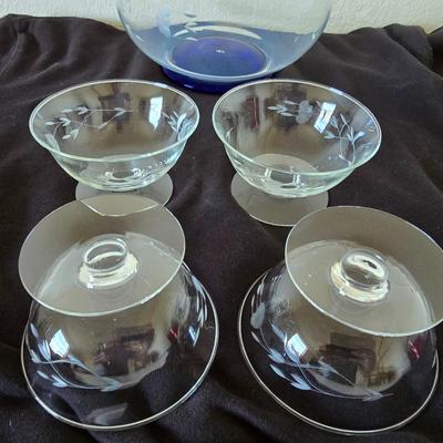 Princess house bowl with 4 smaller serving bowls - Heritage Collection etched design