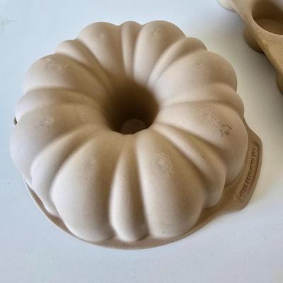 Pampered Chef Stoneware Bakeware Set