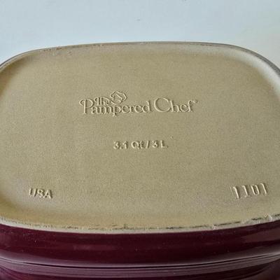Pampered Chef Deep Covered Baker – Cranberry