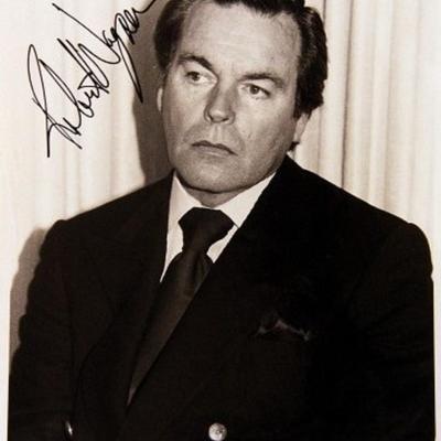 Robert Wagner signed photo
