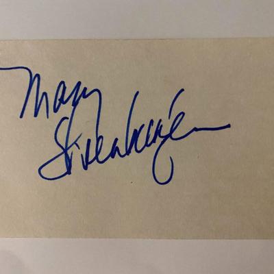 Mary Steenburgen signature cut