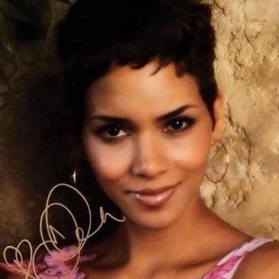 Halle Berry signed portrait photo
