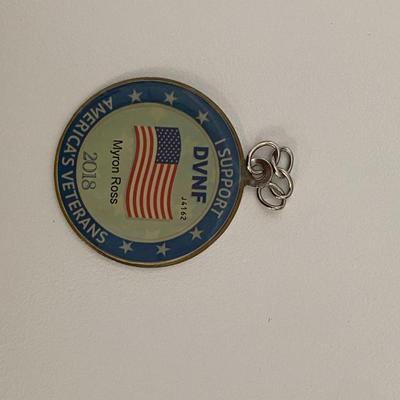 I Support America's Veterans pin