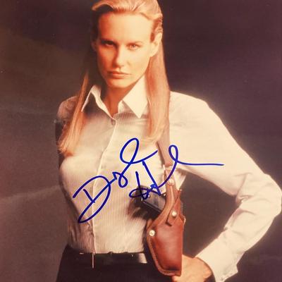 Daryl Hannah signed photo