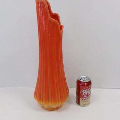 L. E. Smith Simplicity Bittersweet Ribbed Pattern Swung Tall Yellow & Orange Glass Vase Approx 18" Tall #18