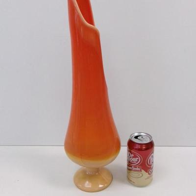 L. E. Smith Cream To Orange Glass Vase Approx 18" Tall #17