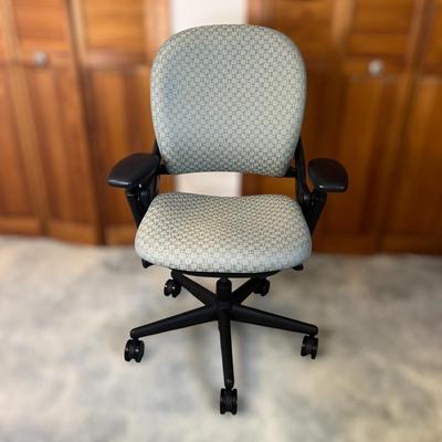 High-End Steelcase Leap Ergonomic Desk Office Chair