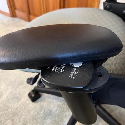 High-End Steelcase Leap Ergonomic Desk Office Chair