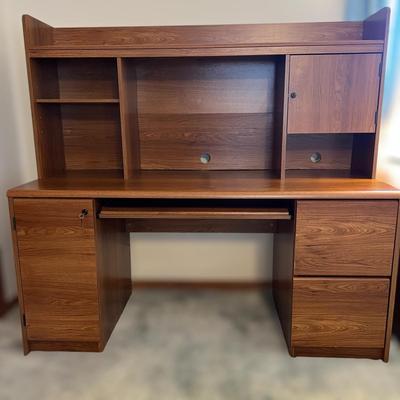 Computer Desk w Hutch