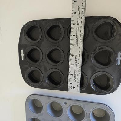 Bake It Like You Mean It – 3-Piece Bakeware Lot - Springform Cake Pan Set + Muffin Tins