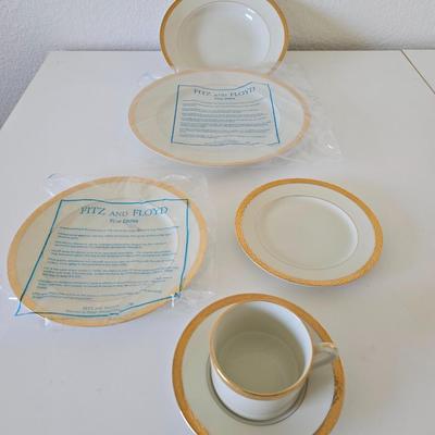 6-piece place setting fine China Roanoke (Gold) by Fitz & Floyd - Buy one set or 12 sets - you choose!