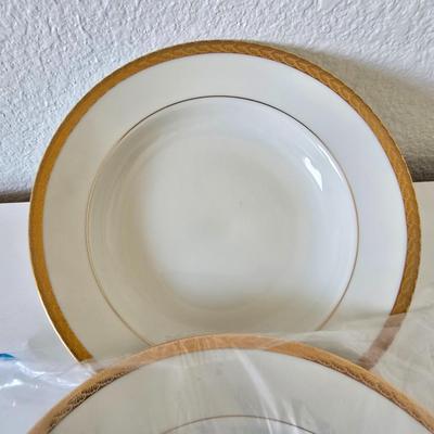 6-piece place setting fine China Roanoke (Gold) by Fitz & Floyd - Buy one set or 12 sets - you choose!