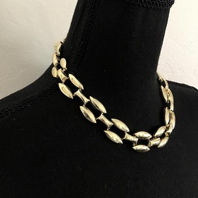 Vintage Gold tone chain-link collar necklace