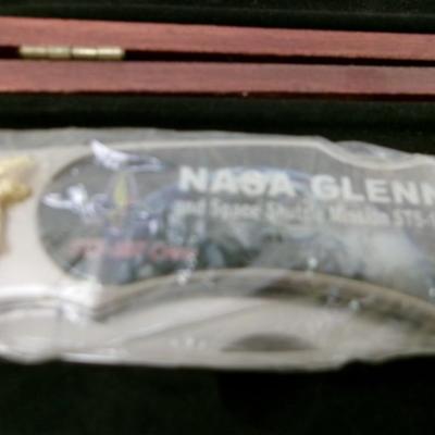Collector Knives In Memory Of Columbia February 2003 NASA