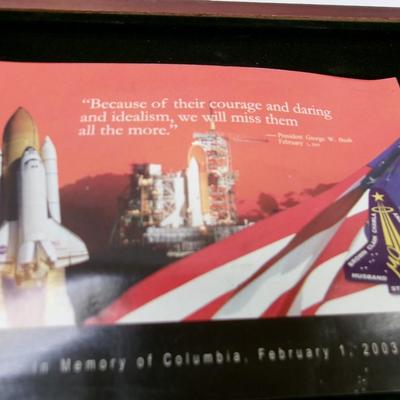 Collector Knives In Memory Of Columbia February 2003 NASA