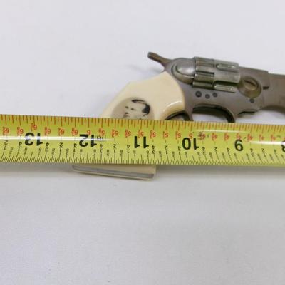 Vintage Sheriff Pistol Revolver Gun Knife