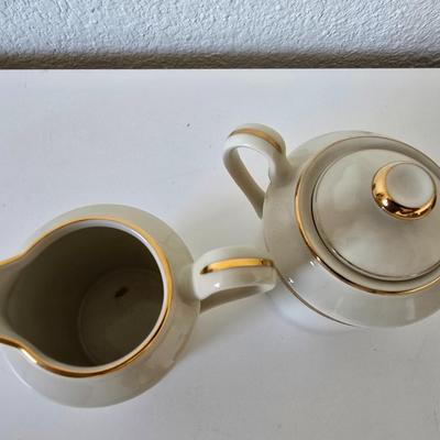 Fitz & Floyd “Roanoke” Creamer & Sugar Bowl Set